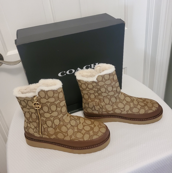 NIB Coach Brown Jacquard Winter Fur Lined Boots Size 9.5, Retail $278.00 - Picture 1 of 15